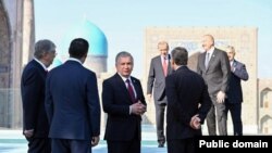 Главы стран-членов Организации тюркских государств во время встречи в Самарканде. Ноябрь 2022 года.