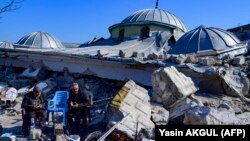 Türkiýäniň Hataý şäherinde weýran bolan metjidiň harabalygy. 2023-nji ýylyň 10-njy fewraly.