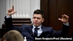 Kyle Rittenhouse în timpul procesului de la Kenosha, statul Wisconsin, 10 noiembrie 2021. 
