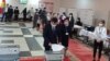 Садыр Жапаров добуш берип жаткан учур. 11-апрель, 2021-жыл. 
