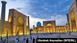 Samarkandy görmäge gelen adamlar