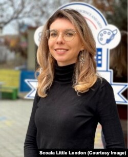 Pshiholoaga pentru copii Alessia Rădulescu crede că primul pas este comunicarea din familie.