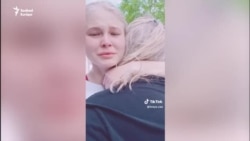 „Nincs az a terápia, ami elfeledtetné ezt vele”: két év orosz fogság után szabadult a huszonnégy éves ukrán rendőrnő 