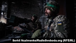 Українські військовослужбовці в місті Бахмуті Донецької області, 25 лютого 2023 року, ілюстративне фото
