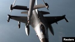 F-16 истребители.
