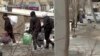 "Үйдө суу, жарык жок, үшүп отурабыз". Талаштуу имараттын чыры ырбады