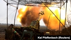 Ukrajinska artiljerija na prvoj borbenoj liniji, Bakhmut, 13. april 2023.