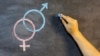 Mai puțini adolescenți au relații sexuale și apelează mai des la contracepție