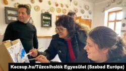 A Balogh Tibor festőművész által vezetett élményfestés egyre kedveltebb az egyesületet támogató vállalatok között