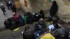 На станції київського метро під час повітряної тривоги, березень 2023 року