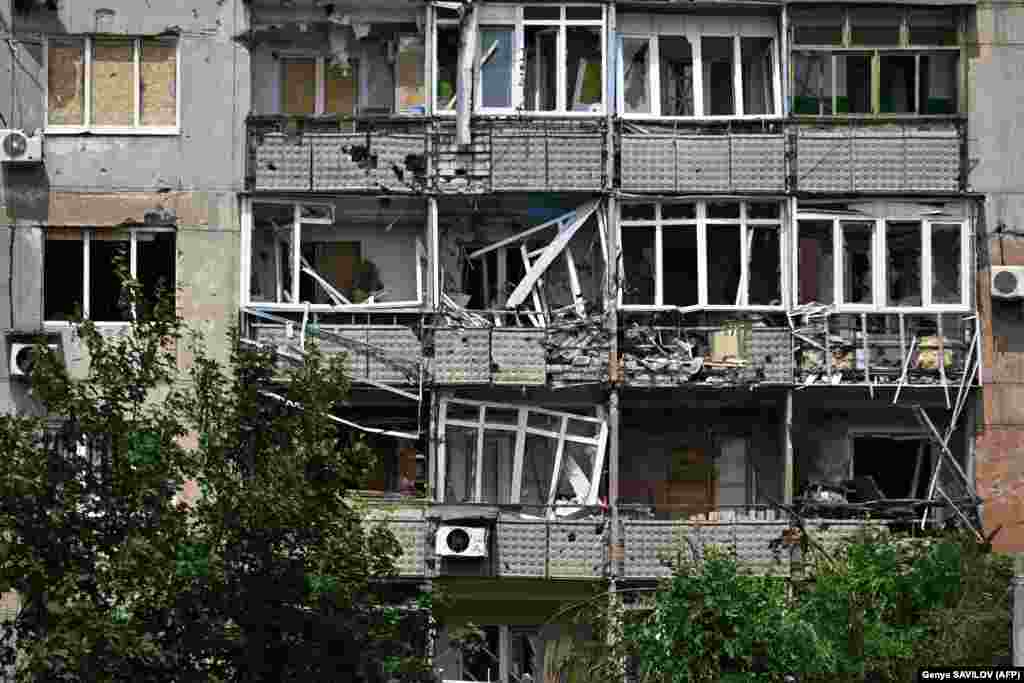 У прифронтовій досі Авдіївці проживає 1719 людей. Попри те, що у місті не працюють жодні комунікації, і вже не залишилося жодного непошкодженого будинку. Близько 60 відсотків &ndash; це люди віком від 65 років&raquo;, &ndash; сказав Барабаш &nbsp;