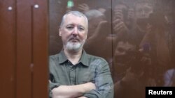 Критик Кремля и бывший военачальник Игорь Гиркин, он же Игорь Стрелков, на судебном заседании в Москве. 21 июля 2023 года.