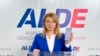  Spătaru susține că ar fi primit bani de la Ilan Șor și un telefon mobil, la care acesta îi dădea indicații. 