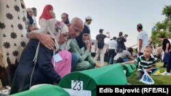 Opraštanje od najmilijih koji su ubijeni u genocidu, Memorijalni centar Srebrenica - Potočari, 10. juli