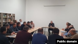 Տեղեկատվական շտաբի հրապարակած լուսանկարը Շահրամանյանի դեկտեմբերի 22-ի հանդիպումից