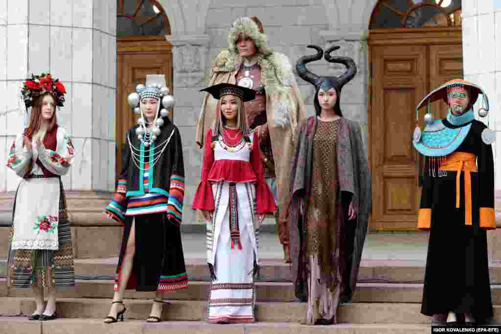 World Nomad Fashion &mdash; первый и единственный проект в Центральной Азии, посвященный цивилизации кочевников. Он рассказывает также о состоянии индустрии моды Кыргызстана.