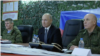Владимир Путин с генерал-полковник Михаил Теплински, командир на Въздушно-десантните войски (вляво), и генерал-полковник Олег Макаревич, командир на Днепърската група войски.