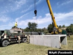 Armata a construit adăposturi antiaeriene în satul Plauru, comuna Ceatalchioi, județul Tulcea.