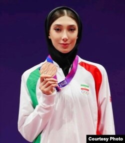 مبینا نعمت‌زاده