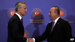 ՆԱՏՕ-ի գլխավոր քարտուղար Յենս Ստոլտենբերգ և Թուրքիայի արտգործնախարար Մևլութ Չավուշօղլու, արխիվ
