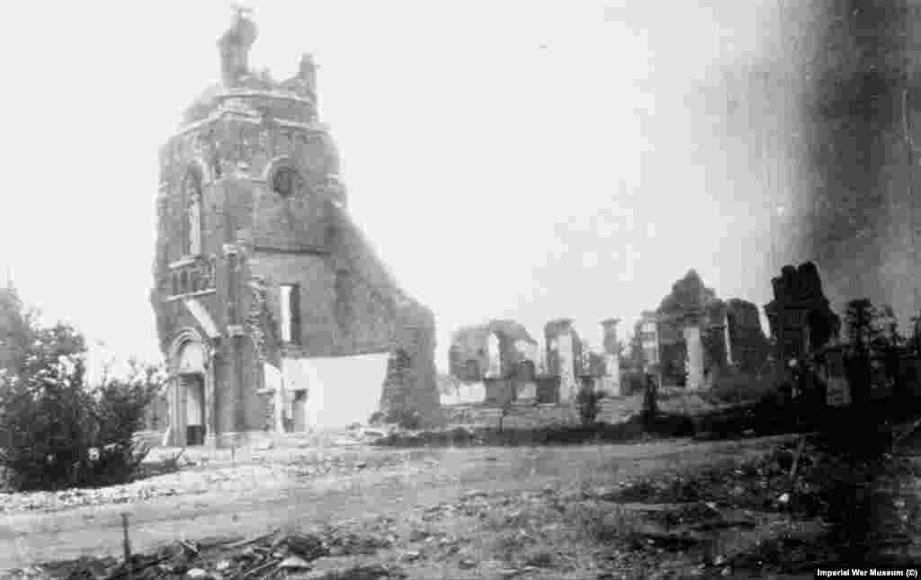 Ruševine crkve u blizini Ypresa, Belgija, mart 1916.
