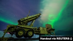 Un sistem de apărare aeriană Patriot, în timpul unor exerciții militare la baza americană Eielson din Alaska, martie 2022.