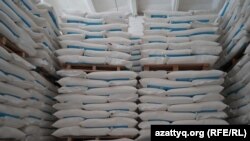 Қоймадағы қапталған ұн. Азаттық архивіндегі фото.