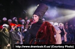 Фрагмент вистави «Ромео і Джульєтта» Івано-Франківського драмтеатру імені Івана Франка