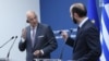 Armenia - Armenian Foreign Minister Ararat Mirzoyan (right) and his Greek counterpart Nikos Dendias hold a joint news briefing in Yerevan, September 27, 2022.