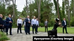 Александр Лукашенко и Аслан Бжания в Пицунде
