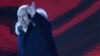 Президенттикке талапкер Владимир Путин шайлоодо утканы белгилүү болгондон кийин өз колдоочулары менен жолуккан учур. 18-март, 2018-жыл.