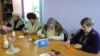Пенсионерки шьют игрушки в детском саду для пожилых «Я не одинок». Темиртау, 27 января 2016 года. 