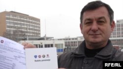 Radnik sa novim ugovorom, Foto: Branko Vučković