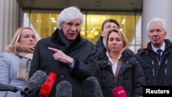 Адвокатите на Московската Хелзинкска група след съдебното заседание на 25 януари 2023 г.