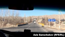 Баткен. Кыргыз-тажик чек арасындагы Көк-Таш айылы.