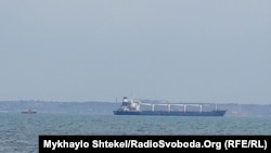 Brod "Razoni" isplovljava iz luke u Odesi s prvom isporukom ukrajinskih žitarica od početka ruske invazije, 1. avgust 2022.
