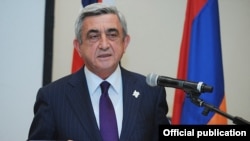 Հայաստանի նախագահ Սերժ Սարգսյանը օտարերկրյա այցերից մեկի ժամանակ, արխիվ