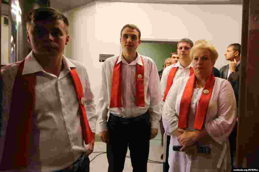 Делегатів з’їзду вітали учасники художньої самодіяльності з Волковиського району