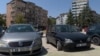 Veturë e regjistruar me targa KM në veri të Mitrovicës.