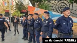 Policija u centru Beograda tokom protesta LGBT aktivista posle zabrane Evroprajda, 13. septembar 2022.