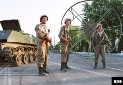 Узбецькі силовики на вулицях Андижана, 14 травня 2005 року