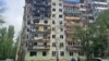 Последствия попадания дрона в жилой дом в Курске