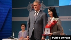 Гөлнар Юрина (уңда), Радий Хәбиров, Әминә Шәфыйкова