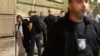 Hapšenje demonstranata kod zgrade Vlade Srbije, Marko Kričak u kadru desno, 14. avgust 2025.