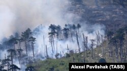 Пожар на горе Уч-Кош в Крыму, иллюстрационное фото
