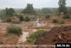 Будаўнічыя работы на месцы абвалу берагу Дзьвіны