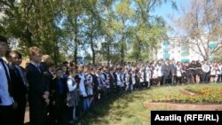 Чарага килгән укучылар
