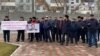 Биринчи май райондук соттун алдындагы Бактыбек Калмаматовду колдоо митинги.