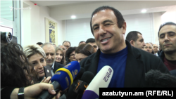 Prosperous Armenia Party leader Gagik Tsarukian speaks to journalists. 06Nov.,2018