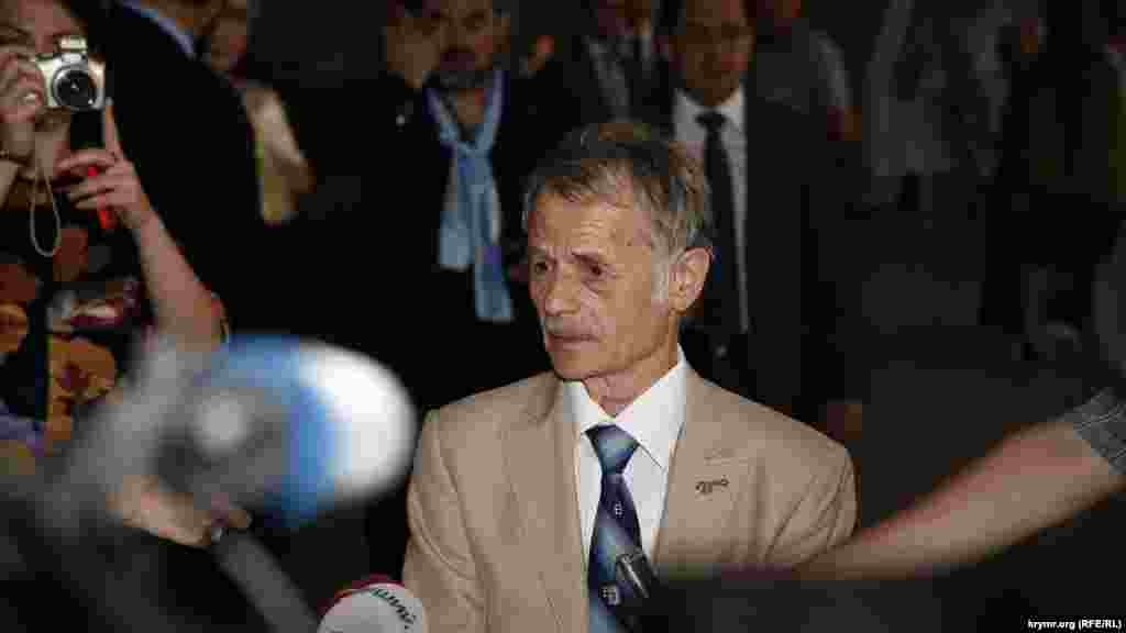 Mustafa Cemilev Ukraina telekanallarına intervyü bere. İlhaqtan soñ oña vatanını ziyaret etmekni yasaq etecekler